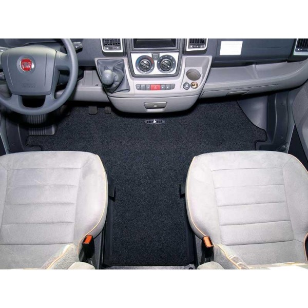 Килимчета за под за кабината на Renault Trafic след 2014 г.